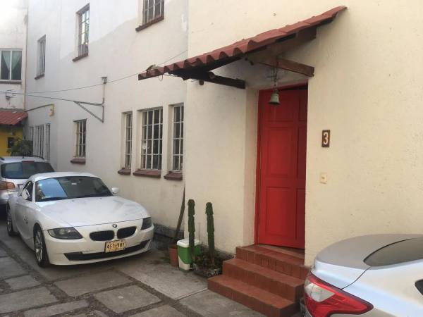 AV MONTERREY VENDE BONITA CASA