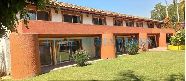 CONJUNTO RESIDENCIAL DE LUJO, 3 CASAS, CUERNAVACA – YAUTEPEC