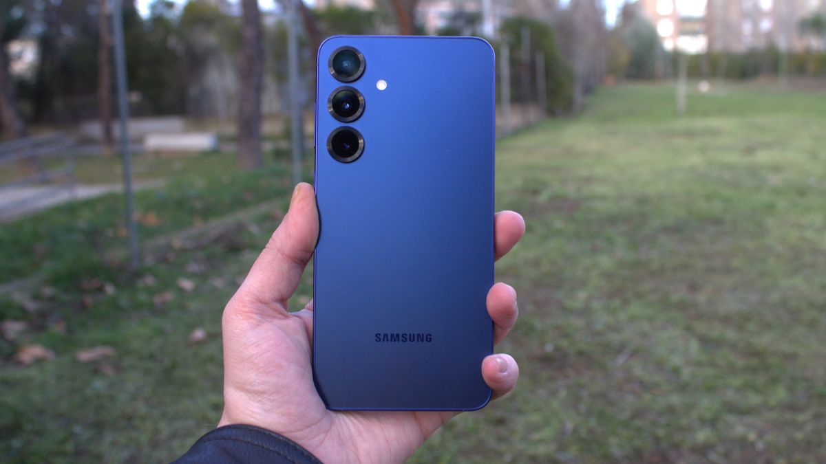 He probado el Samsung Galaxy S25+ y prácticamente no tiene nada que envidiar al modelo Ultra