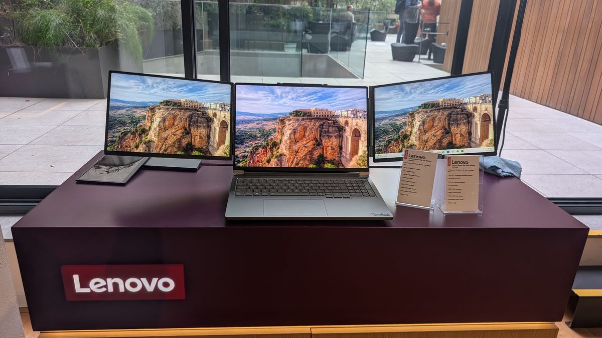 Un portátil solar, otro con 3 pantallas y otro controlado con un anillo, entre las ideas de PC de Lenovo en el MWC